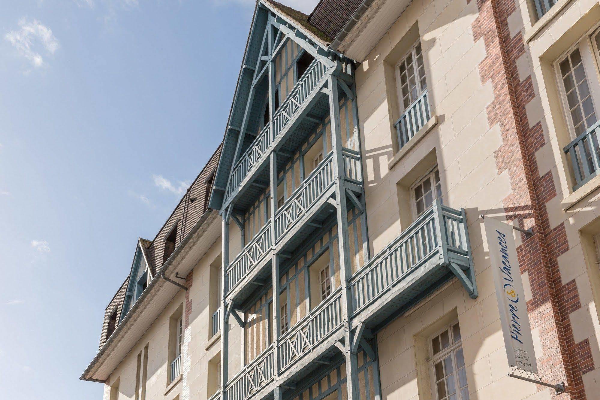 Residence Pierre & Vacances Le Castel Normand Deauville Exterior foto